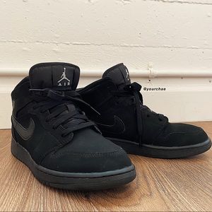 BLACK NIKE AIR JORDANS